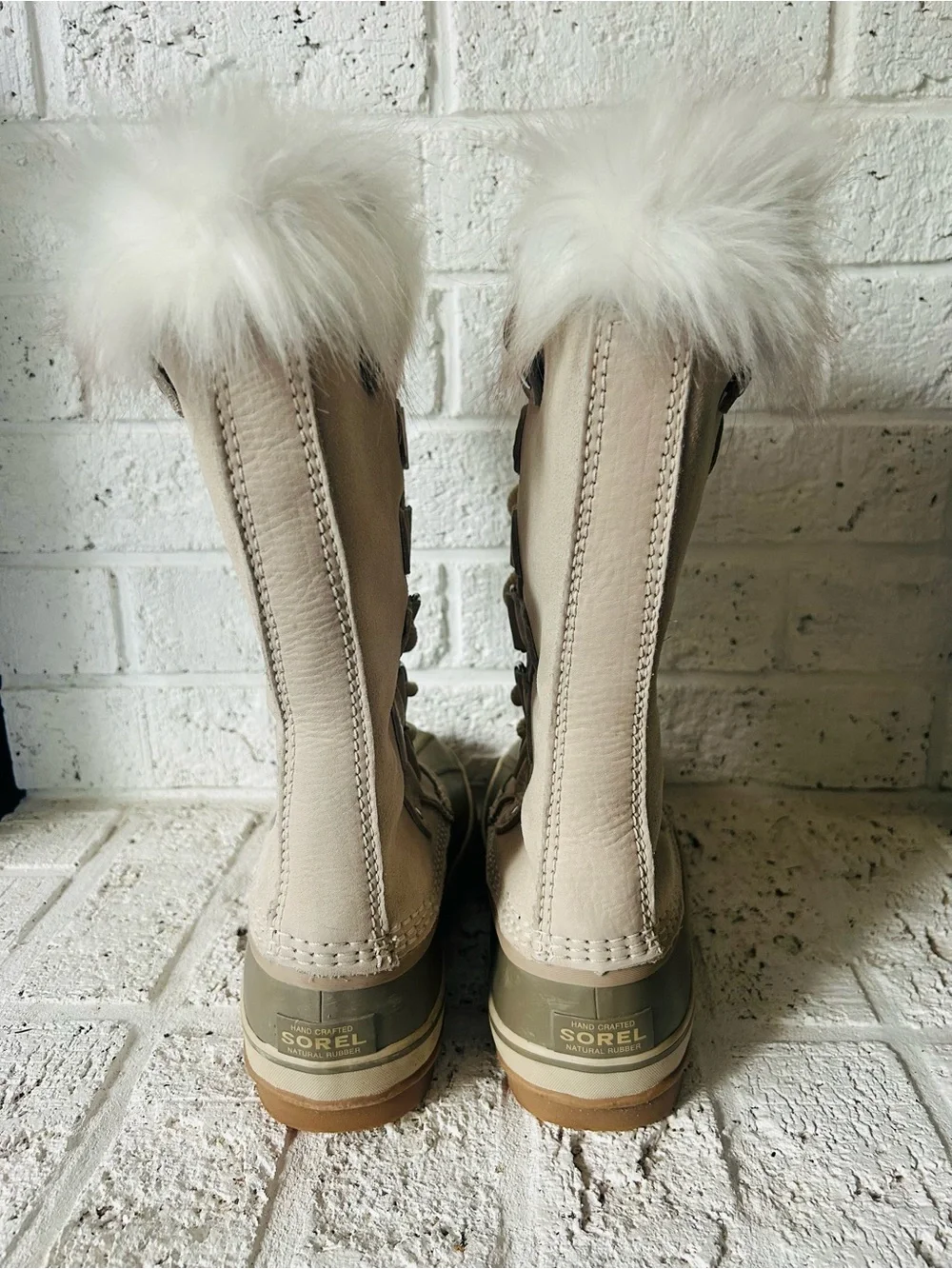 Sorel boots minor
